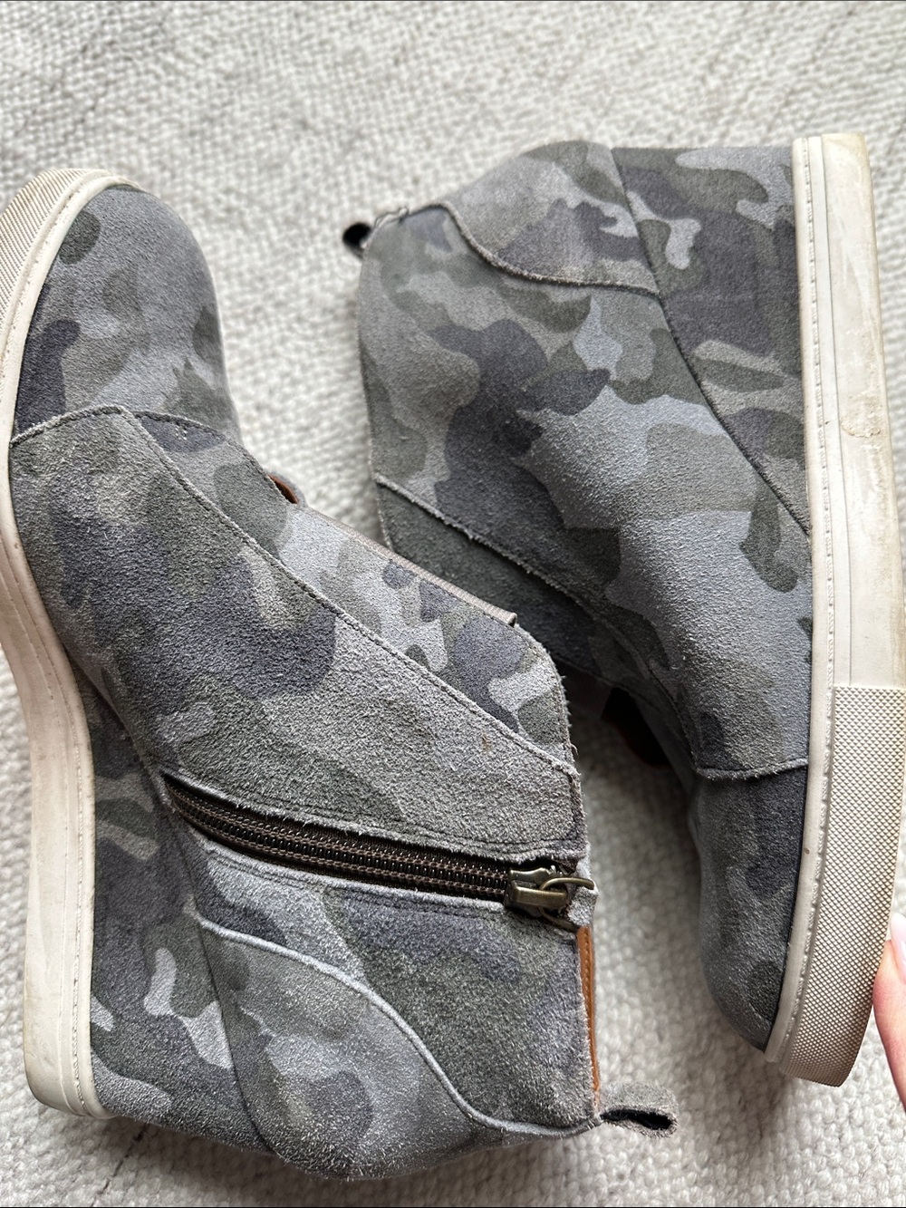 Women's L Paolo Wedge Camo Shoes Size 9.5